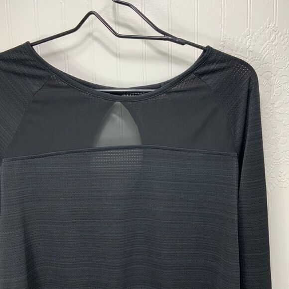 Women’s Sketchers long sleeve athletic shirt - Picture 3 of 6